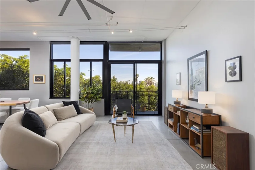 835 Locust Avenue #421 photo 1