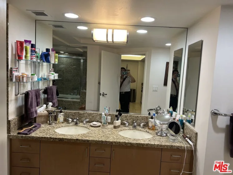13700 Marina Pointe Drive #722 photo 23