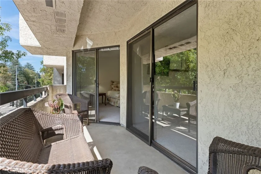 21650 Burbank #203 photo 17