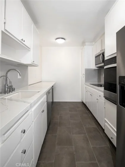 927 N Kings Road #118 photo 8