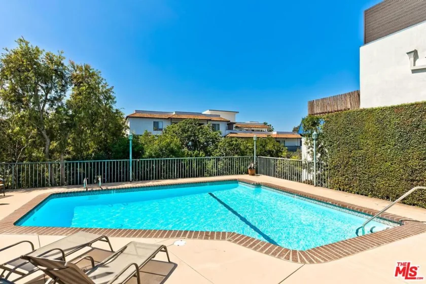 5651 Windsor Way #308 photo 16
