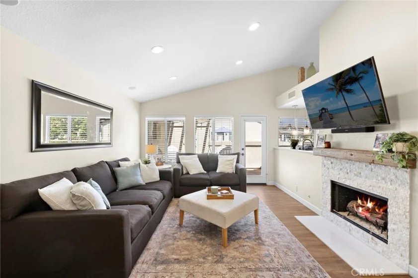 26433 Portola photo 1