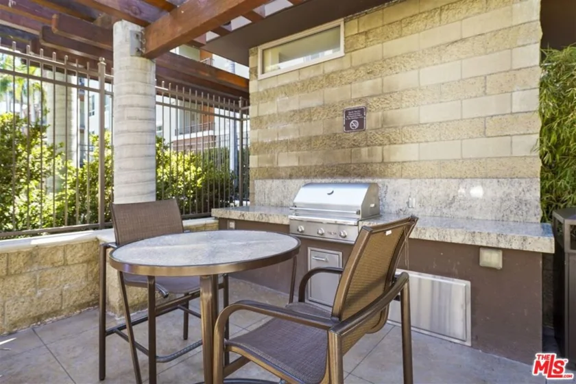 100 S Alameda Street #401 photo 45