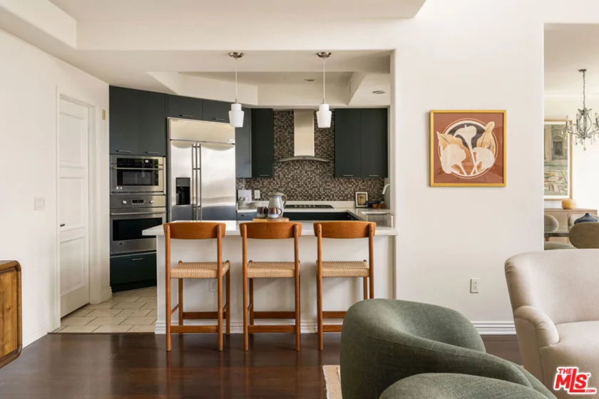 558 Caruso Avenue photo 11