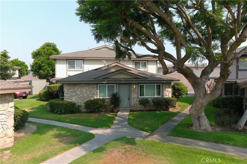 1733 Normandy Place #73A photo 1