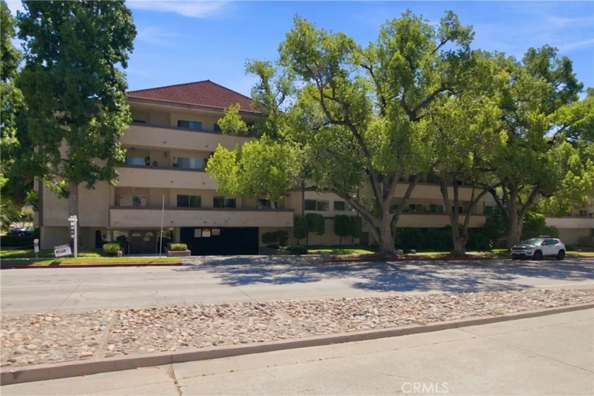 2386 E Del Mar Boulevard #111 photo 32