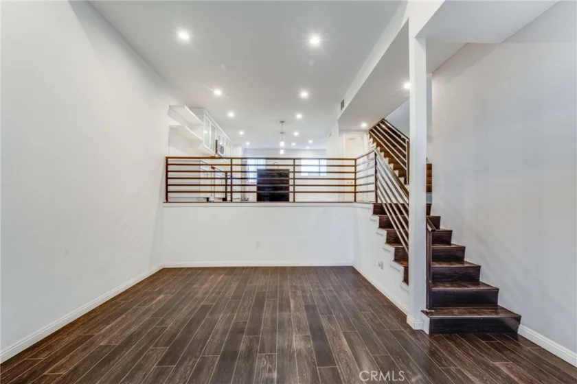 15133 Magnolia Boulevard #D photo 3