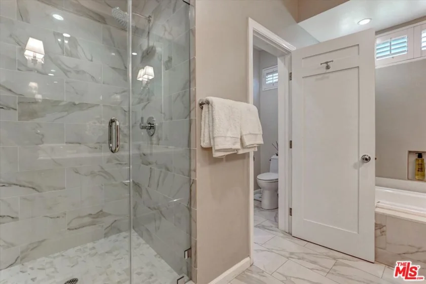 148 S Crescent Drive #101 photo 36