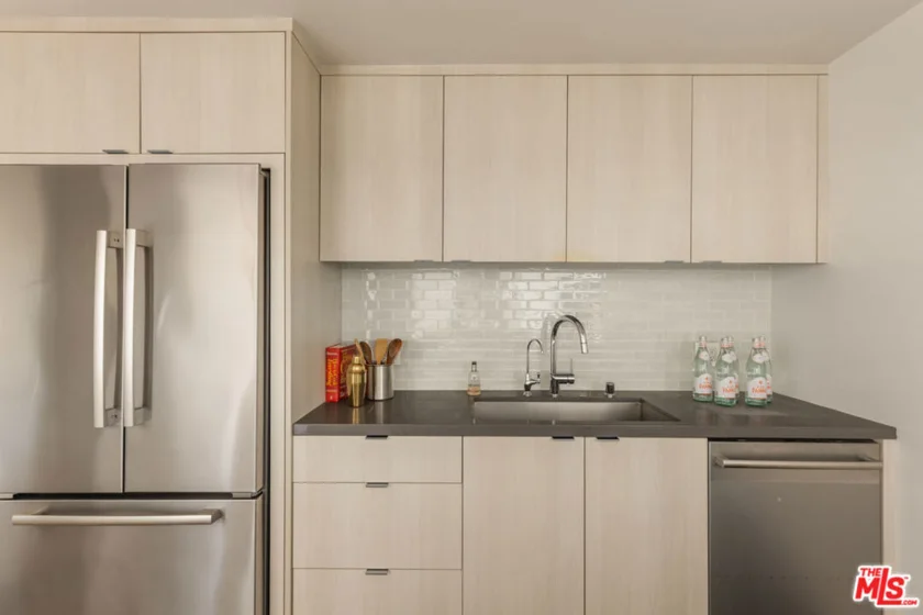 818 N Doheny Drive #803 photo 10