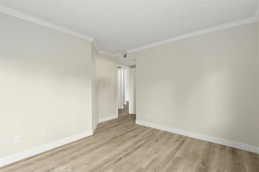 2576 Avenida Del Vista #204 photo 18