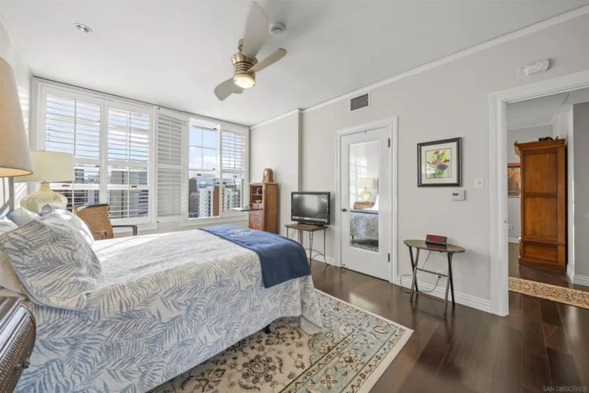702 Ash Street #800 photo 20