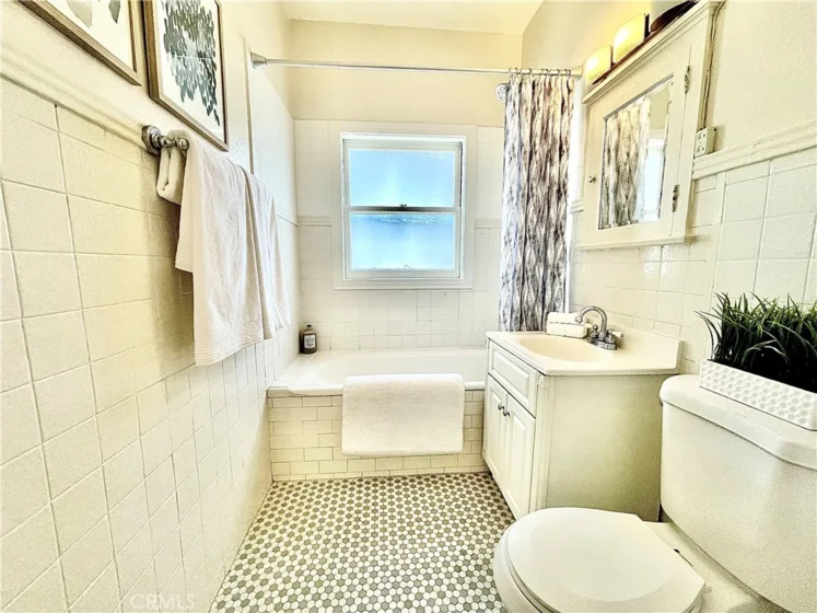 1030 E Ocean #703 photo 14