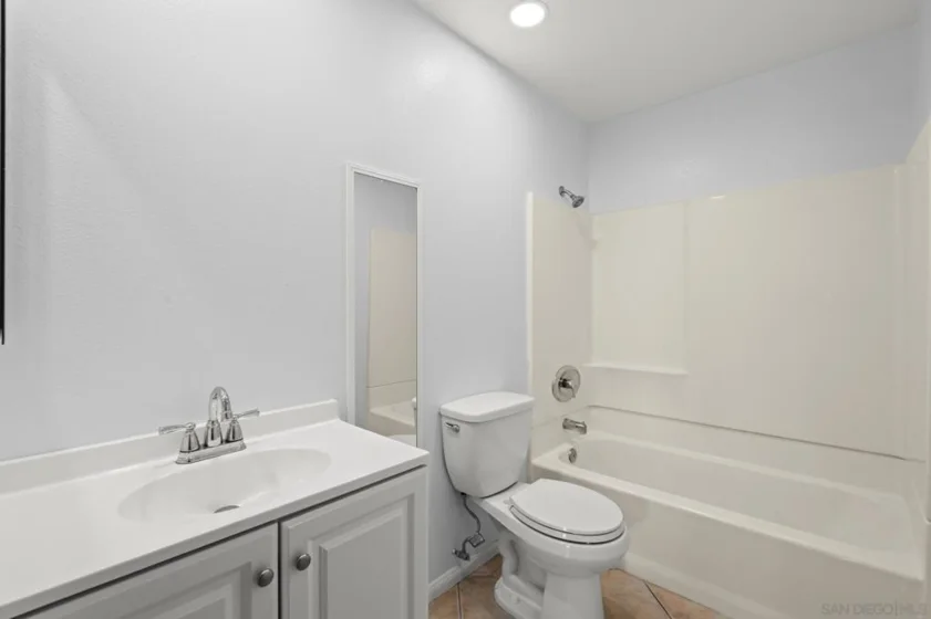 2063 Lakeridge #101 photo 27