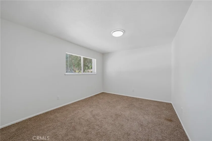 3469 Columbia photo 19