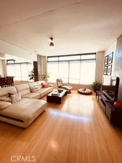 1111 S Grand #1015 photo 3