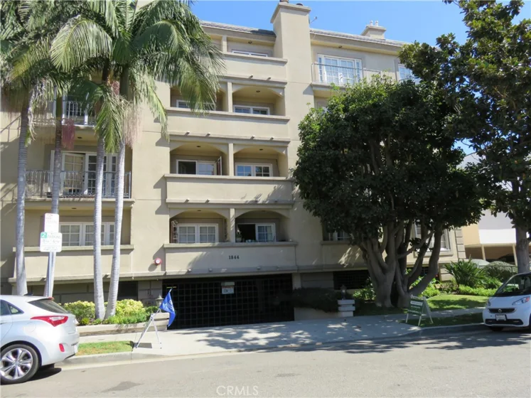 1844 Kelton Avenue #303 photo 1