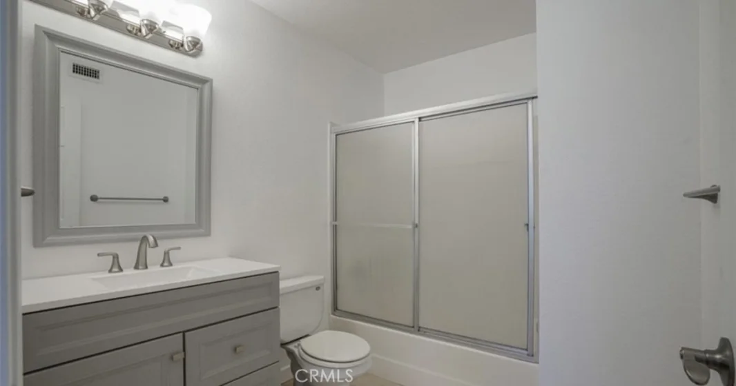 4121 Hathaway Avenue #3 photo 27