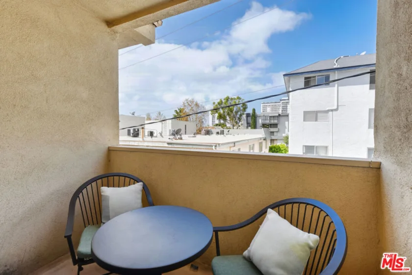 1221 N Kings Road #305 photo 18