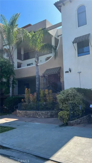 5264 Satsuma Avenue #11 photo 1