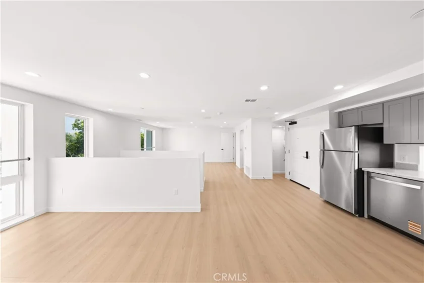 176 N Catalina Avenue #404 photo 11