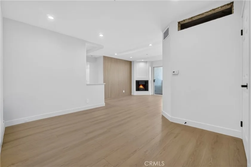 15455 Sherman photo 3