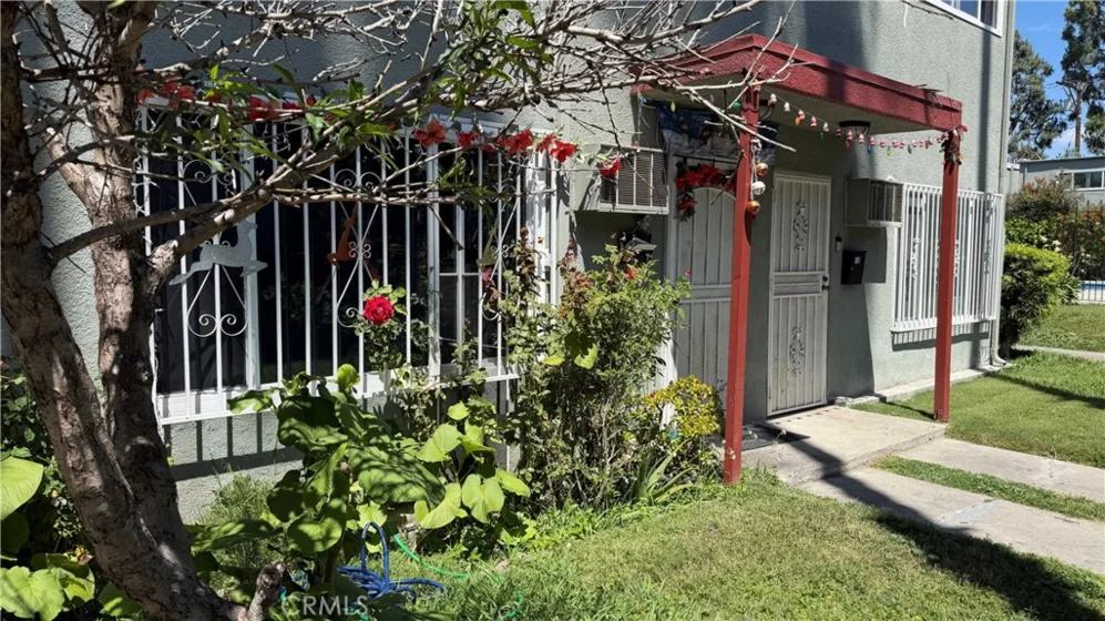 2101 S Pacific photo 1