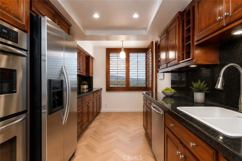 345 Pioneer Drive #905 photo 10