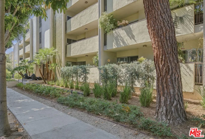 949 N Kings Road #309 photo 27