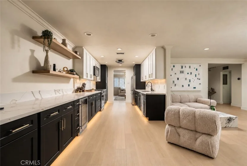 5315 Yarmouth Avenue #104 photo 13