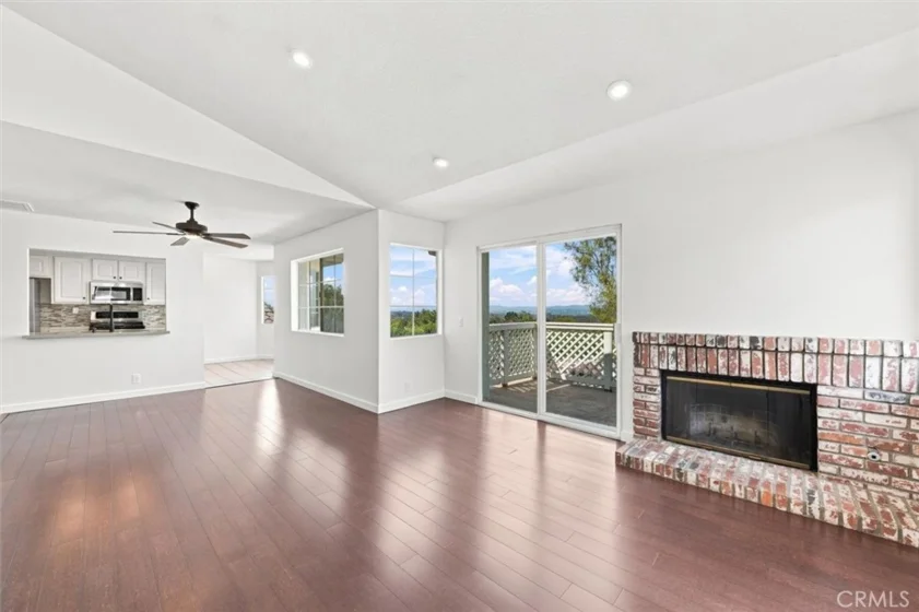 21051 Jenner #85 photo 6