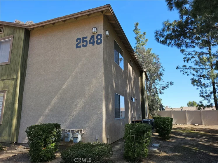 2548 Avenida Del #104 photo 1