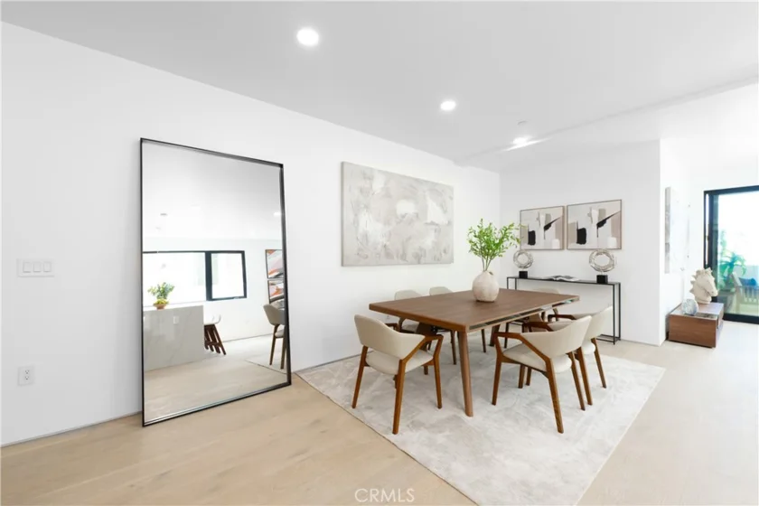 1361 Kelton Avenue #403 photo 3