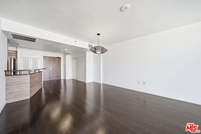 3785 Wilshire Boulevard #1607 photo 8