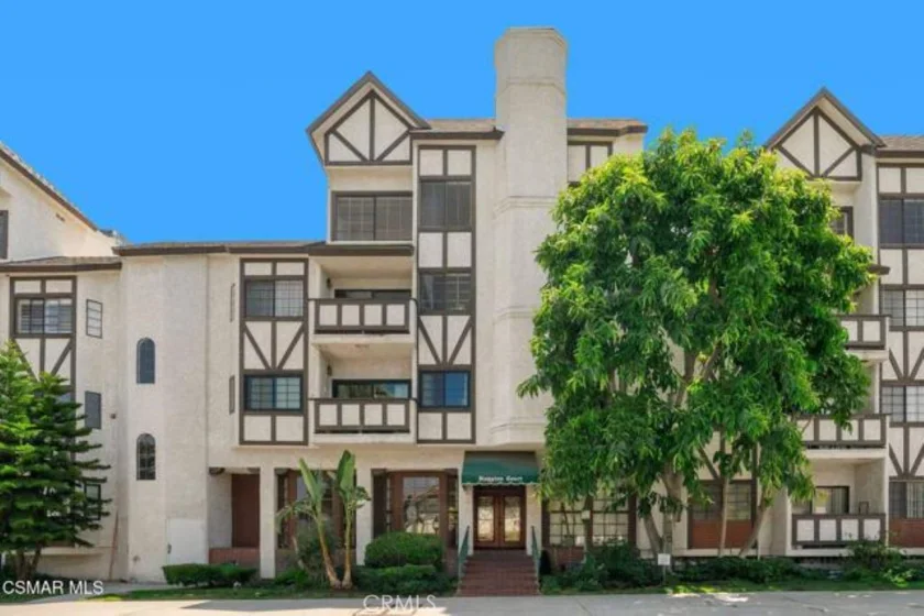 17914 Magnolia Boulevard #127 photo 1