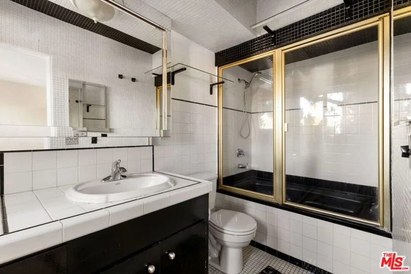 7560 Hollywood Boulevard #309 photo 23
