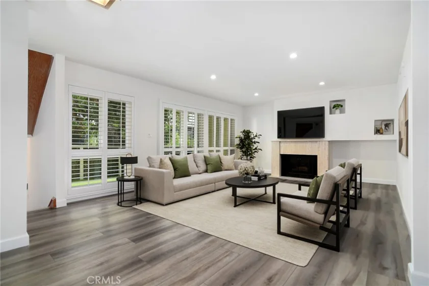 5255 Coldwater Canyon Avenue #E photo 1