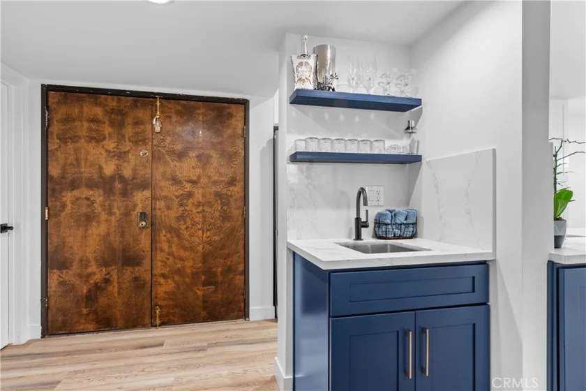 5325 Lindley Avenue #106 photo 2