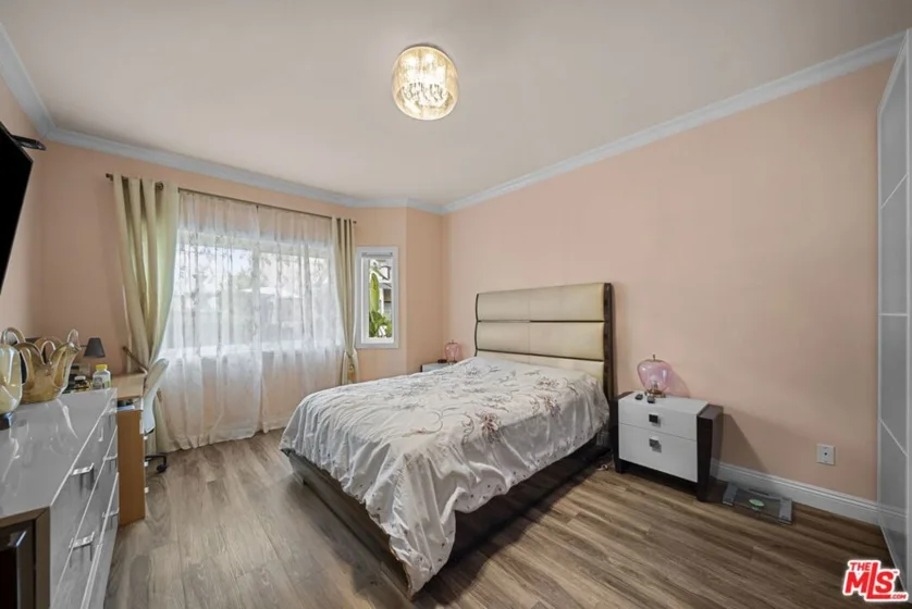17914 Magnolia Boulevard #130 photo 10