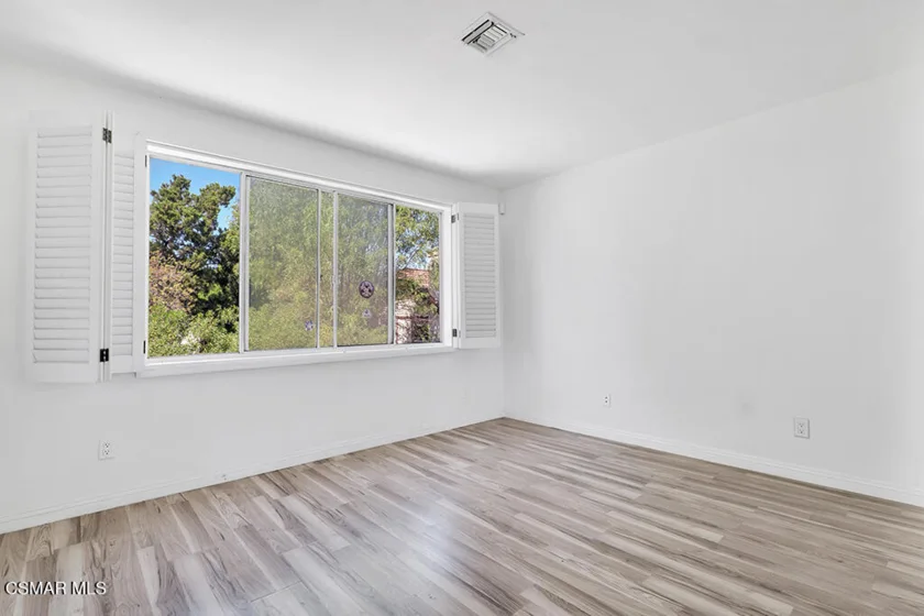 23767 Burbank Boulevard photo 20
