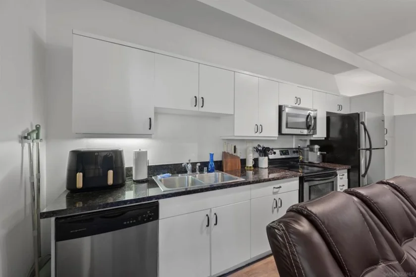 889 Date Street #116 photo 3