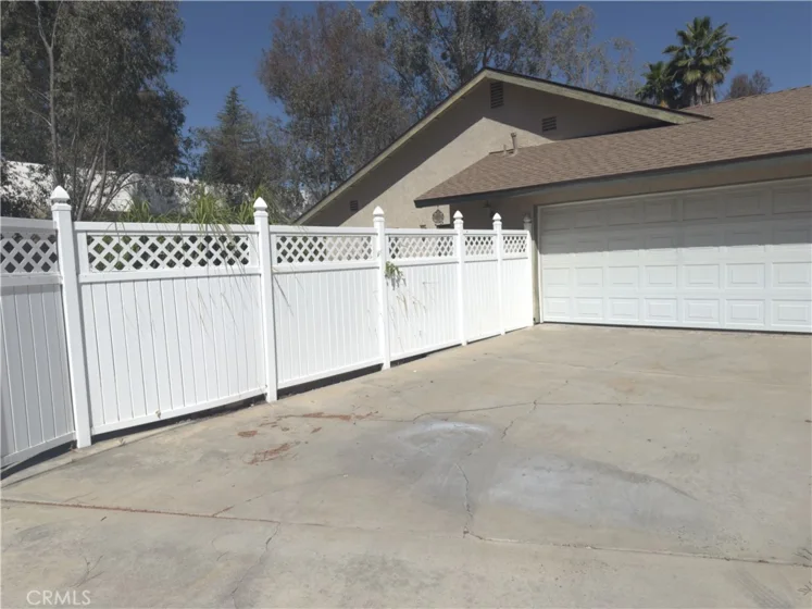 30311 Colina Verde Street photo 2