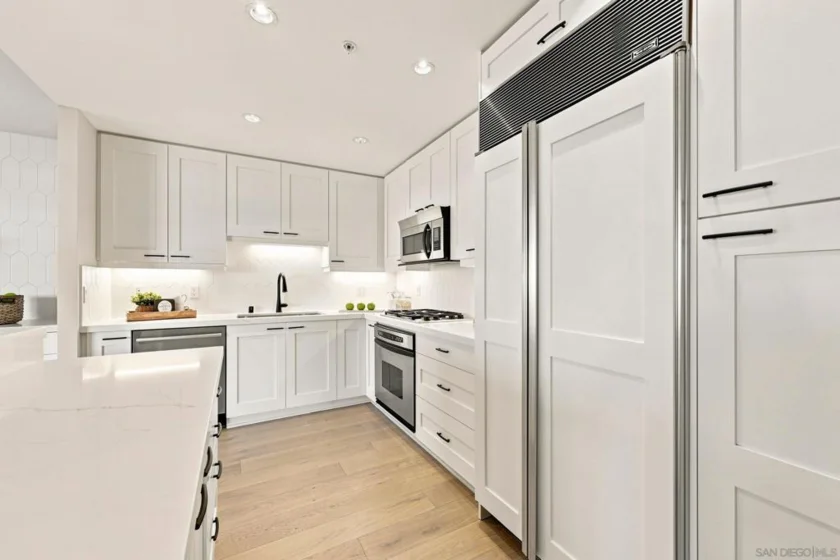 700 W Harbor Drive #1805 photo 9