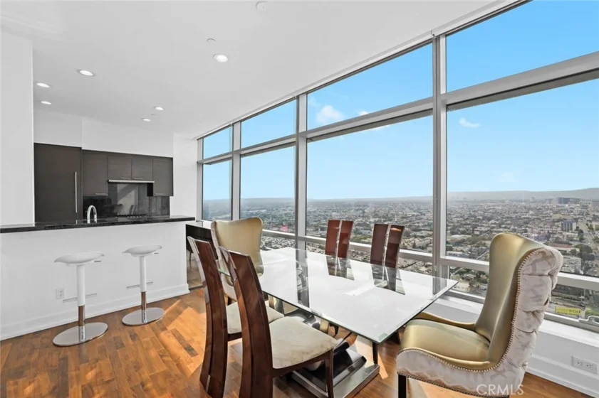 900 W Olympic #31J photo 54