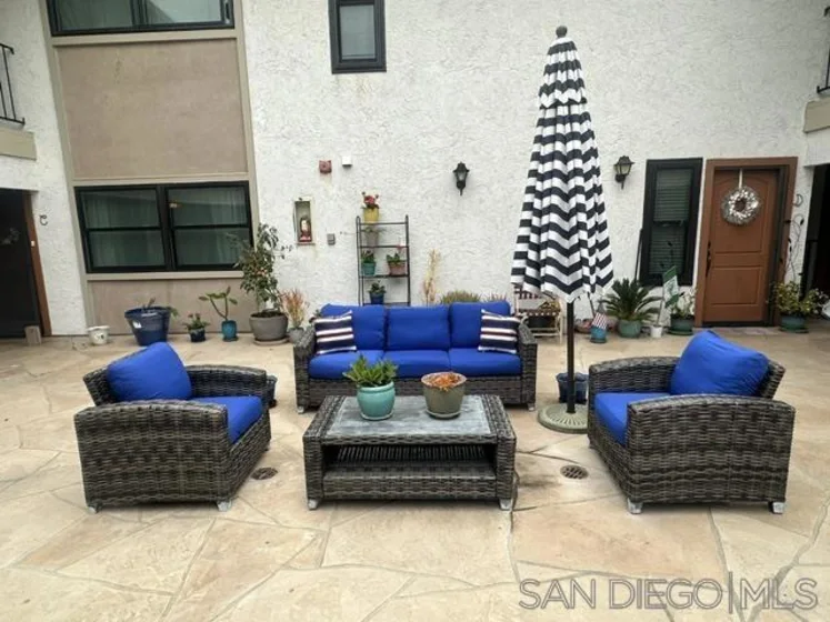 835 E Avenue #B photo 32