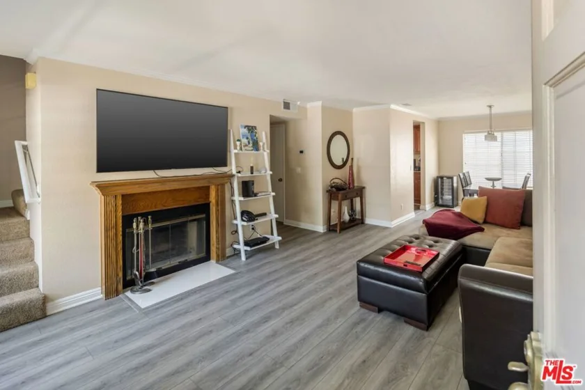 154 N Meridith Avenue #7 photo 4