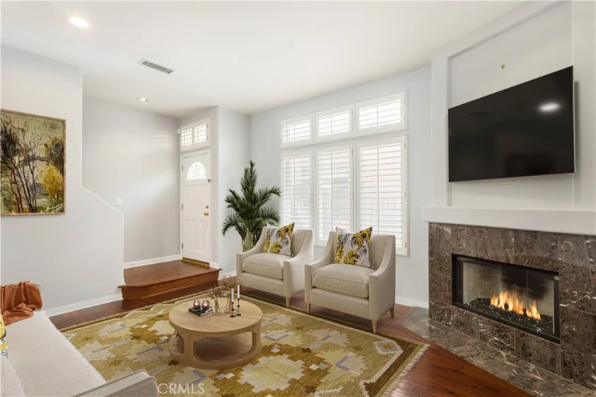 5242 Vesper Avenue #4 photo 1
