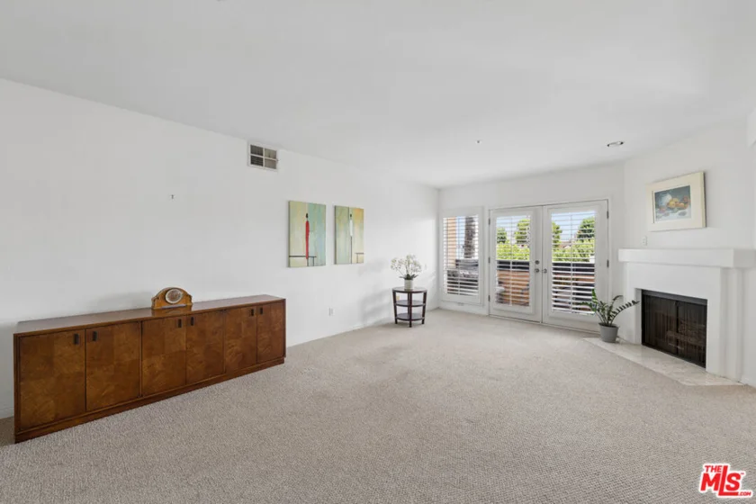 5224 Zelzah Avenue #209 photo 24