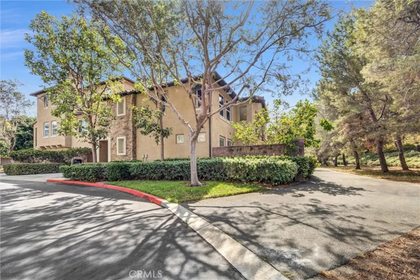 231 Lonetree photo 3