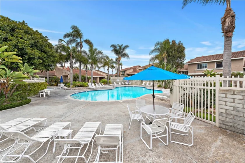 21038 Poolside photo 41
