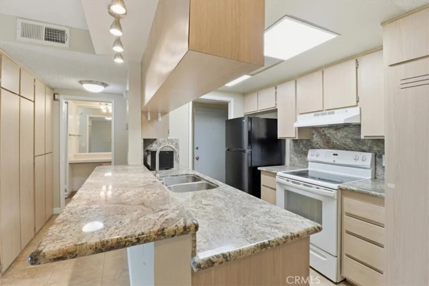 1517 E Garfield Avenue #32 photo 8